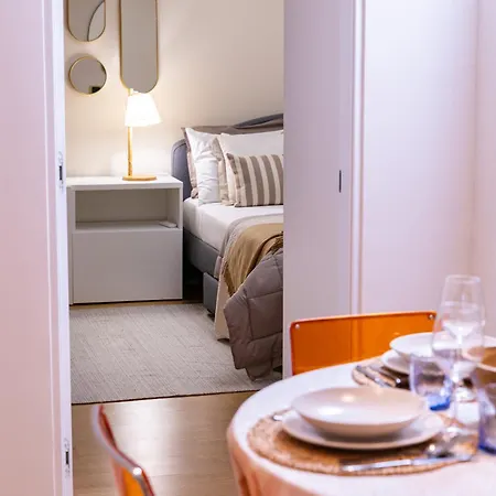 Sinatra Apartment *