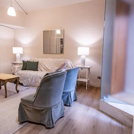 Sinatra Apartment *